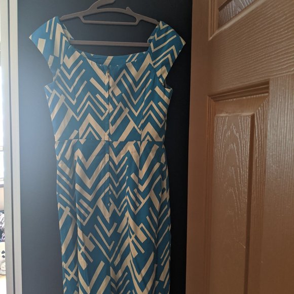 Beautiful Geometric Milly Dress Size 4 - Picture 2 of 5